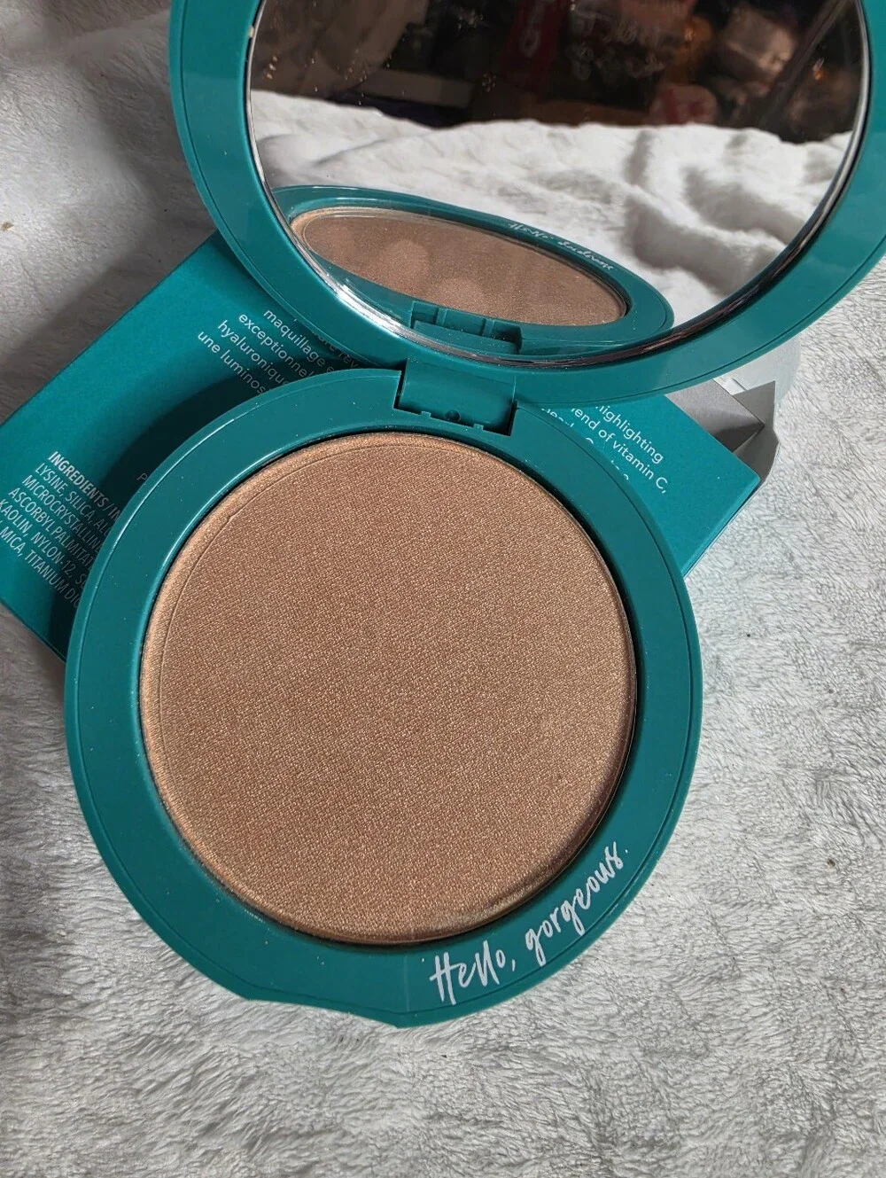 Thrive Causemetics Face Highlighter Skin Perfecting Powder